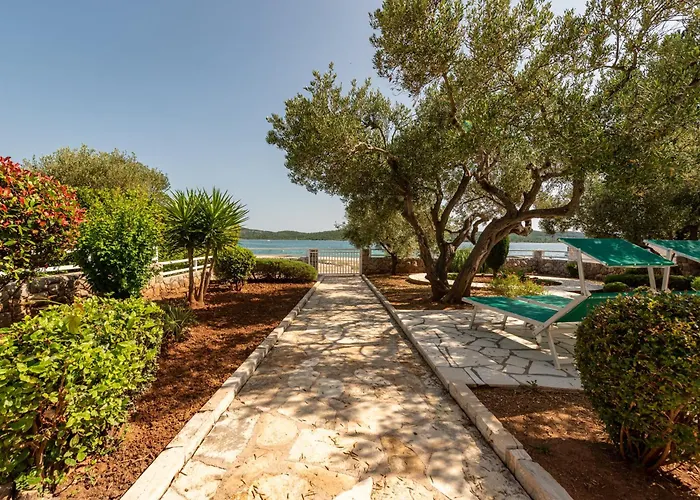 Villa On The Pirovac