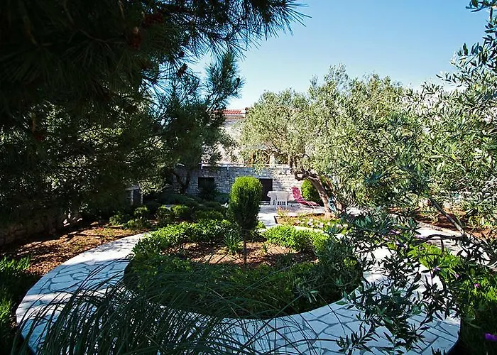 Villa On The Pirovac